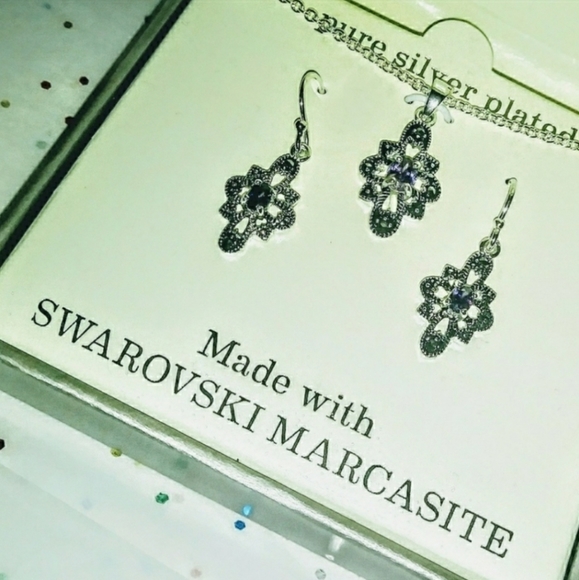 Swarovski Marcasite Matching Necklace Earrings NIB - Picture 5 of 9
